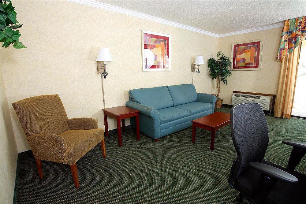 Best Western Airport Albuquerque Innsuites Hotel & Suites Eksteriør billede